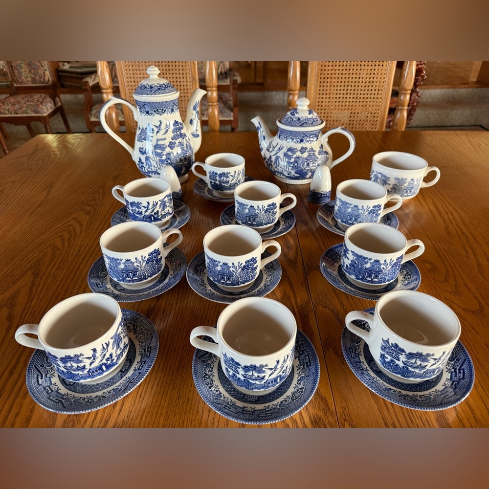 Blue Willow Tea Set - 2Teapots, 10 Cups, 10 Saucers, Shakers - Made in England